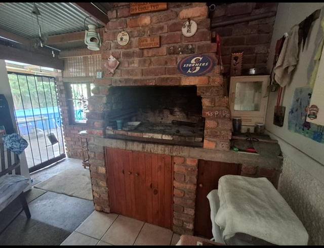 3 BEDROOM HOUSE FOR SALE IN GEORGE EAST